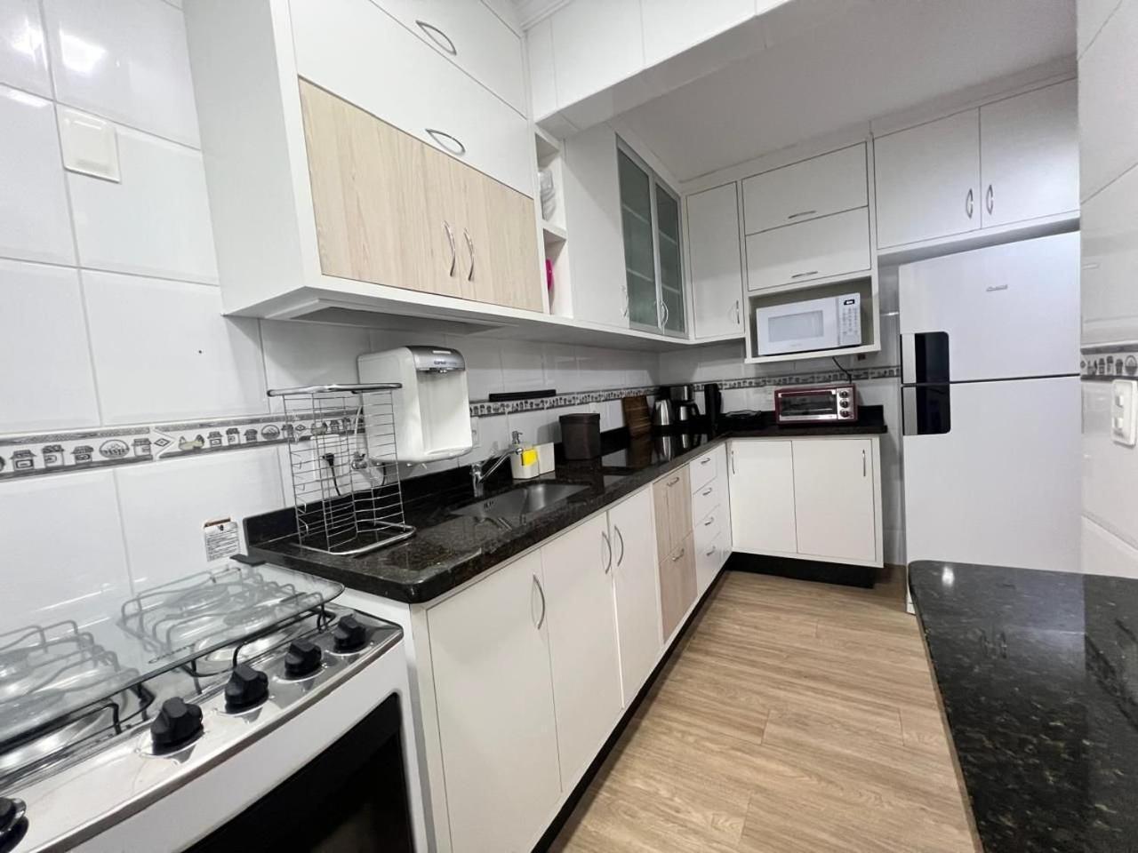 Curta! |146| Quadra Mar | 2 Vagas | Churrasqueira Apartamento Balneario Camboriu